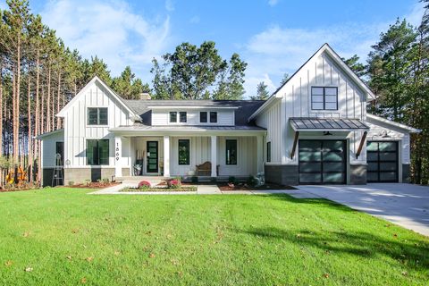 Single Family Residence in Saugatuck MI 6135 133rd Avenue.jpg