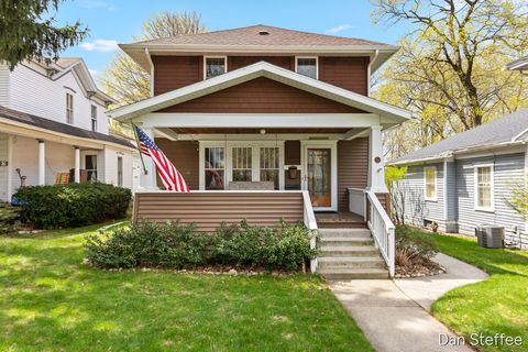 Photo of 609 S Franklin Street, Greenville, MI 48838 (MLS # 26017431)