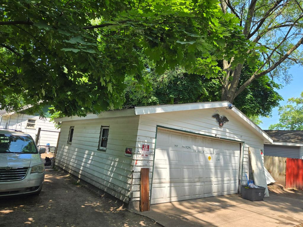 Photo of 1682 Mcilwraith Street, Muskegon, MI 49442 (MLS # 25058083)