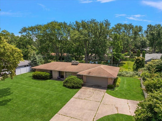 838 S SHORE DR, HOLLAND, MI 49423 - Image 8b32e075b9ab2ab80e727e2f9331ab95/2459283989