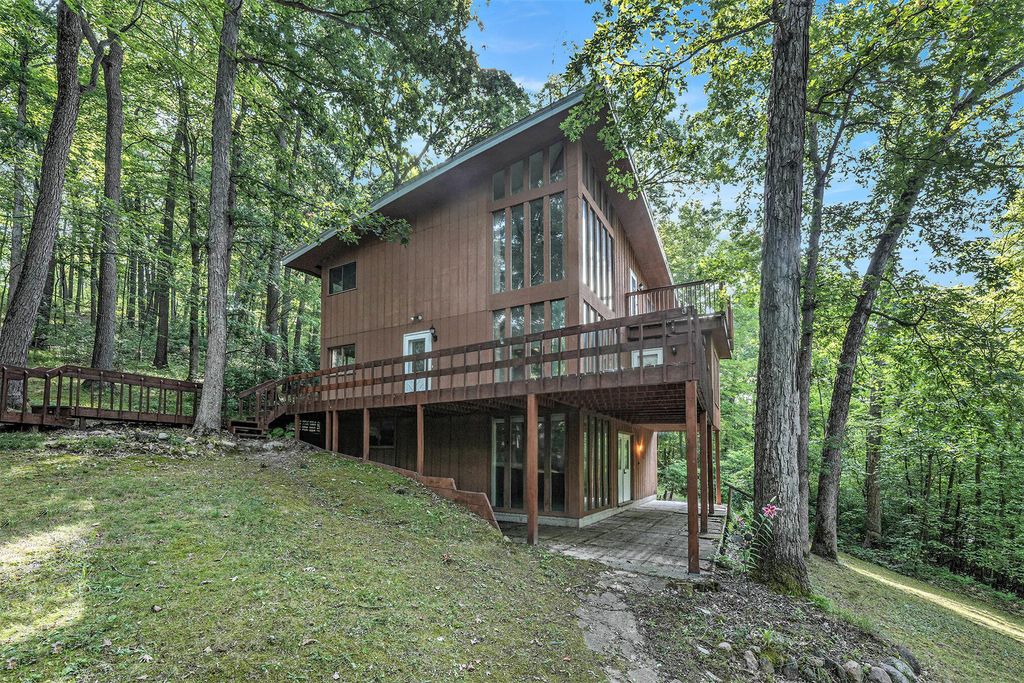 Photo of 2550 Bewell Avenue SE, Lowell, MI 49331 (MLS # 26019443)