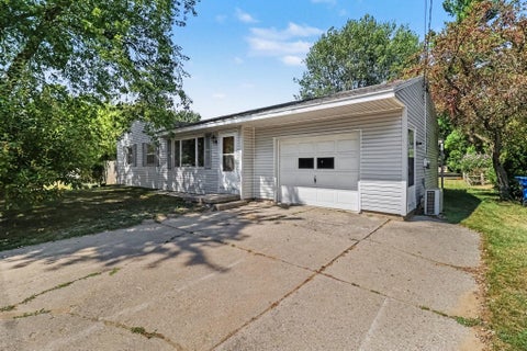 Photo of 306 W Beryl Street, Scottville, MI 49454 (MLS # 26042942)