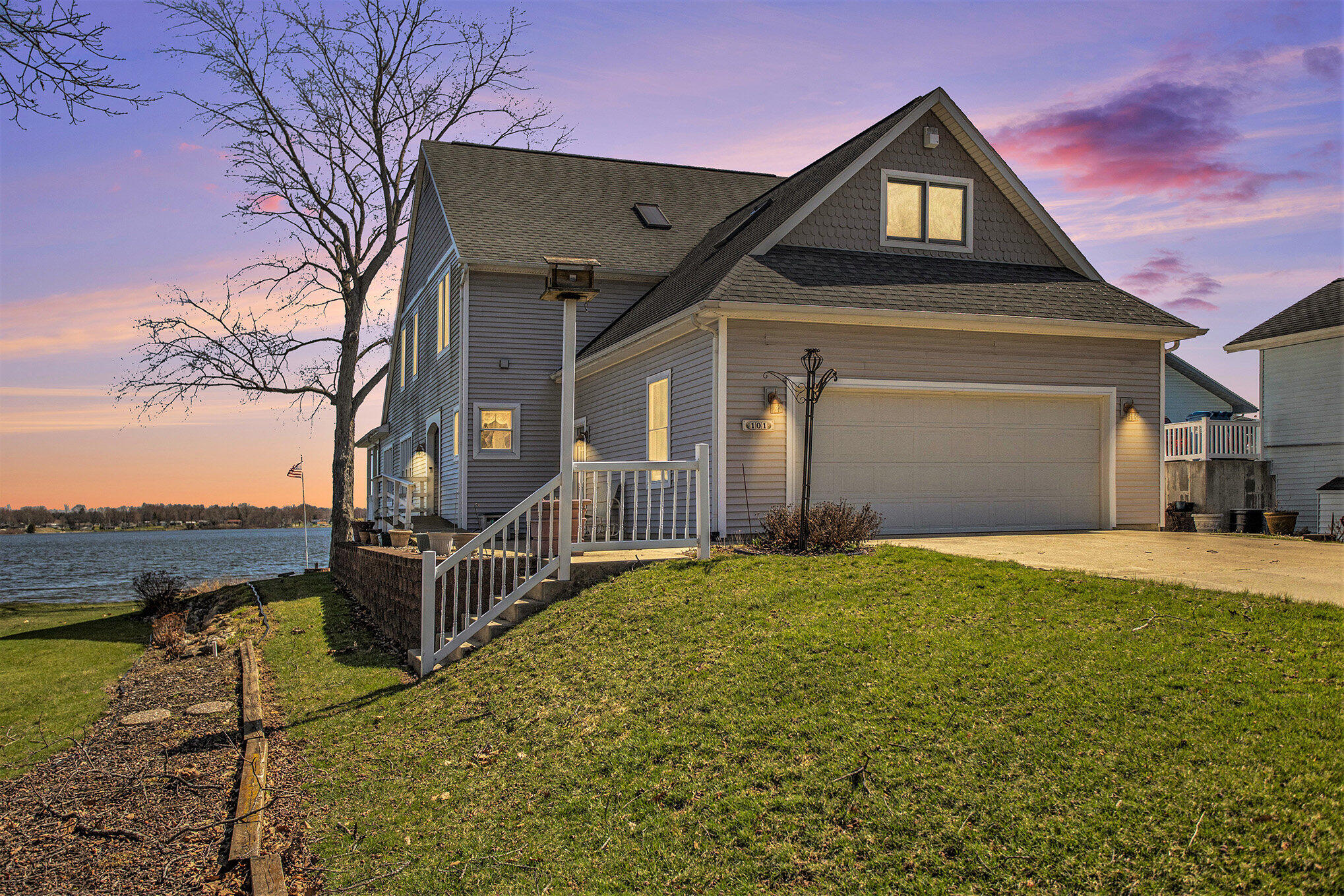 101 Lakeside Drive