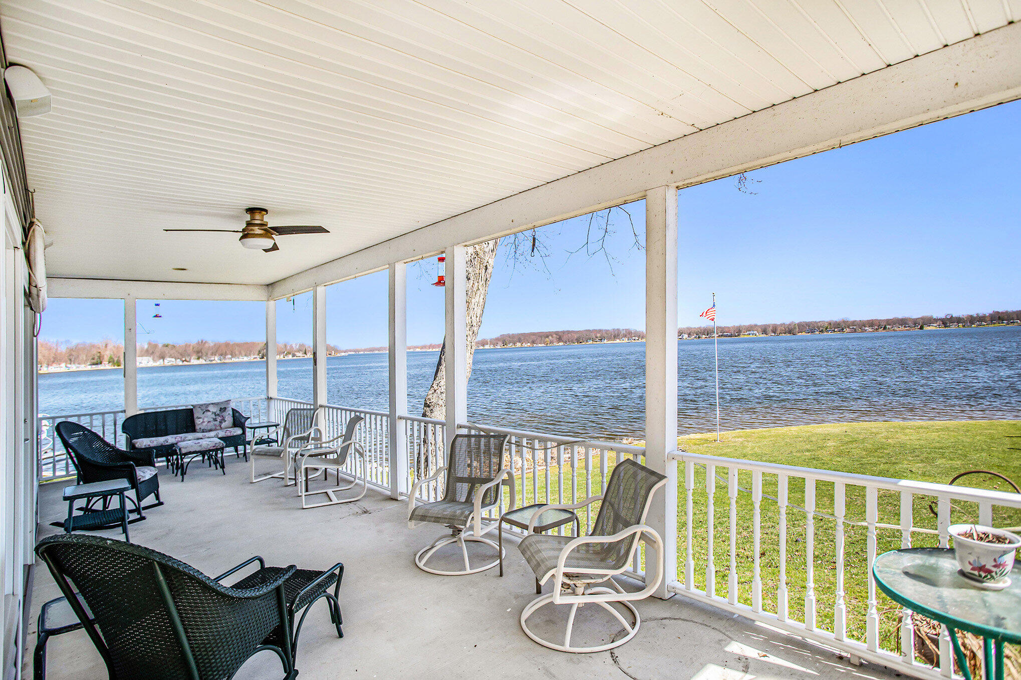 101 Lakeside Drive