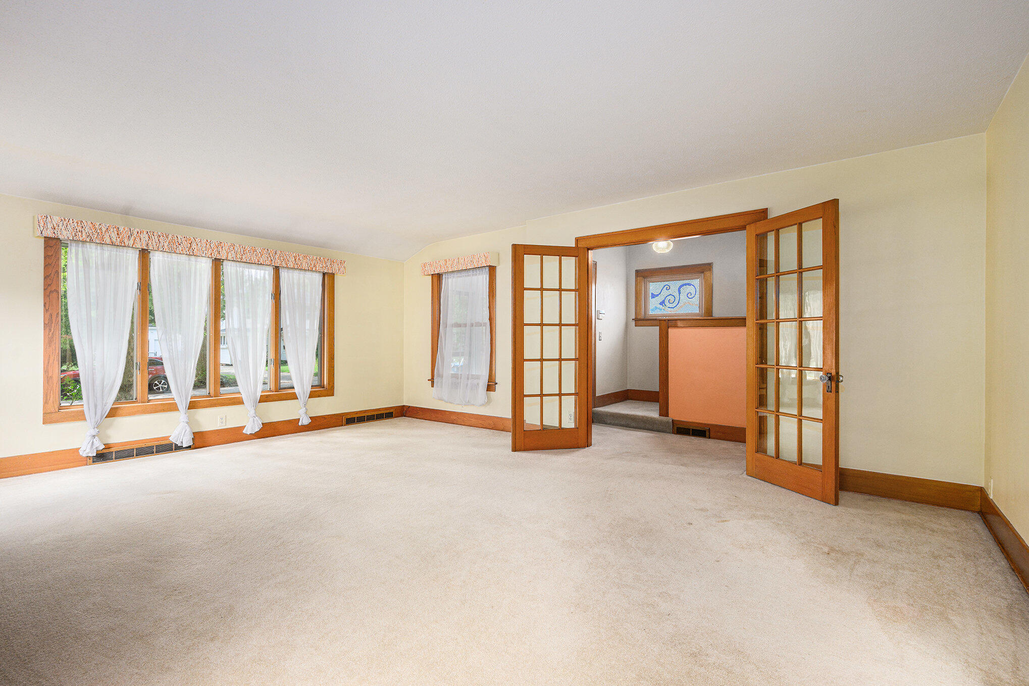 1115 Cambridge Drive