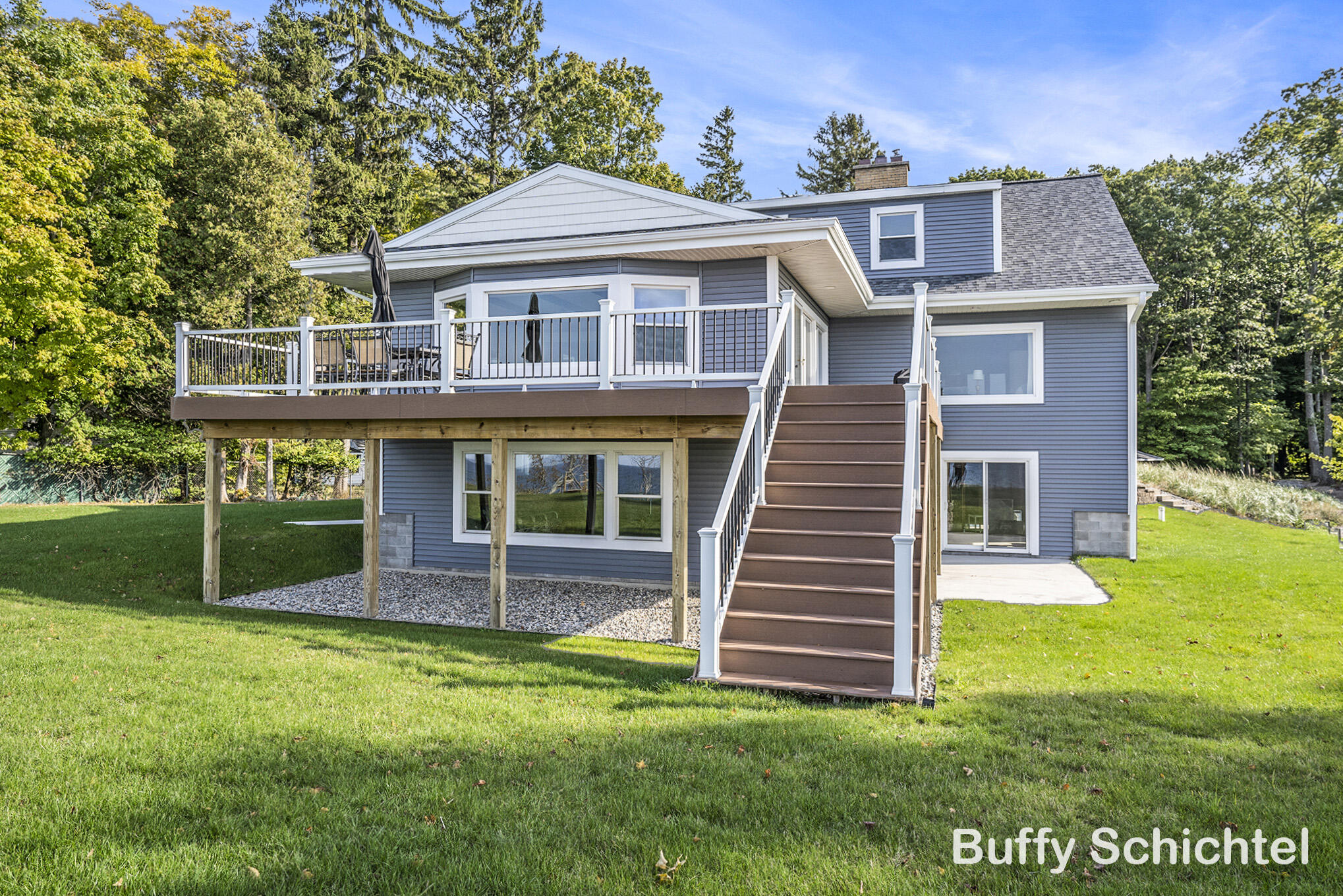 3163 N Scenic Drive
