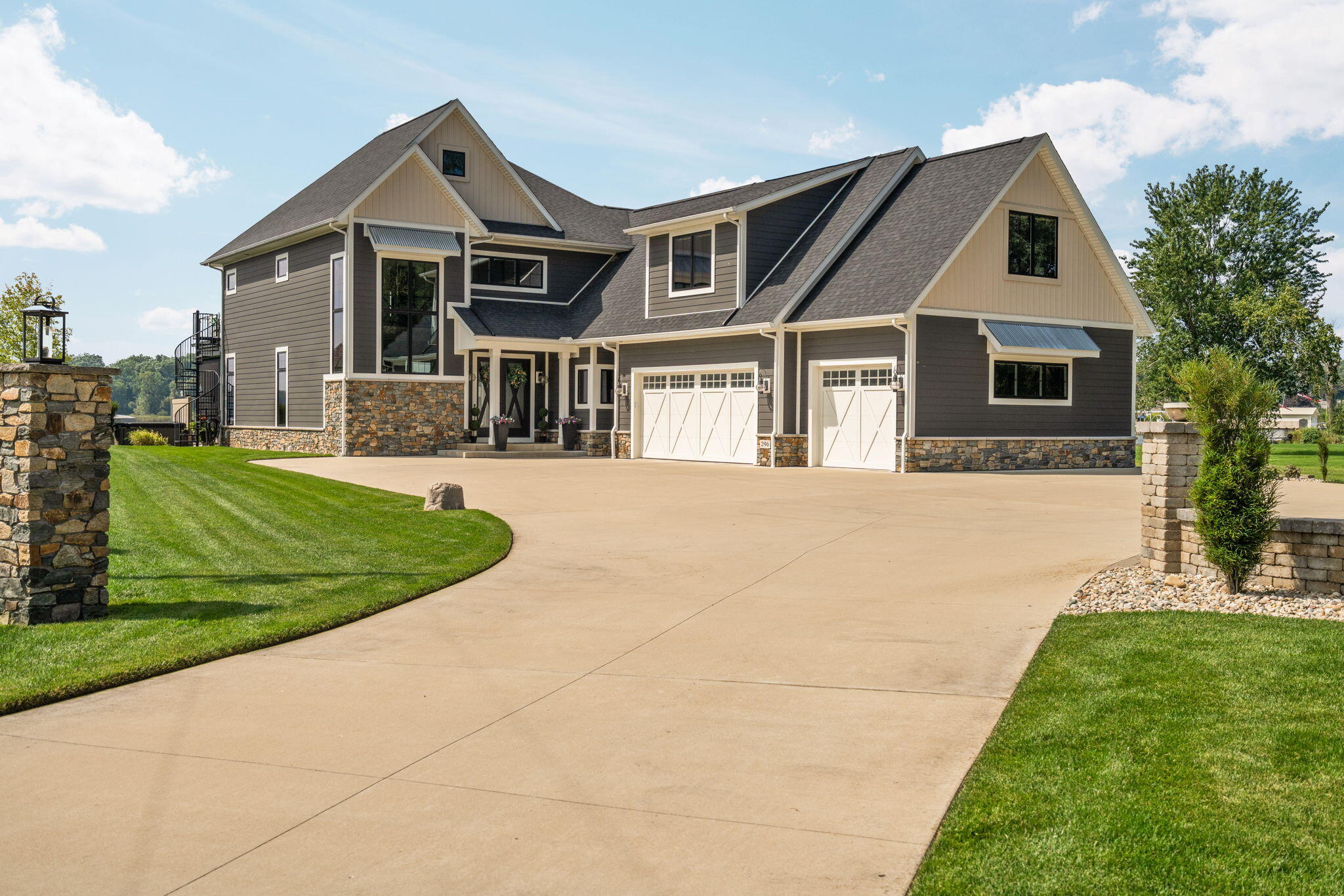 296 Steves Scenic Drive