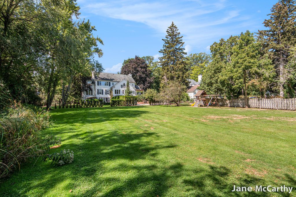 Photo of 270 Lakeside Dr Dr SE, East Grand Rapids, MI 49506 (MLS # 25047854)