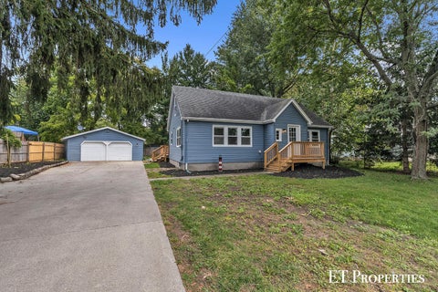 Photo for 3962 Ivanrest Avenue SW