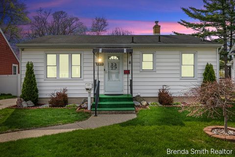Photo of 4413 Rhodes Avenue SW, Grand Rapids, MI 49548 (MLS # 26017392)