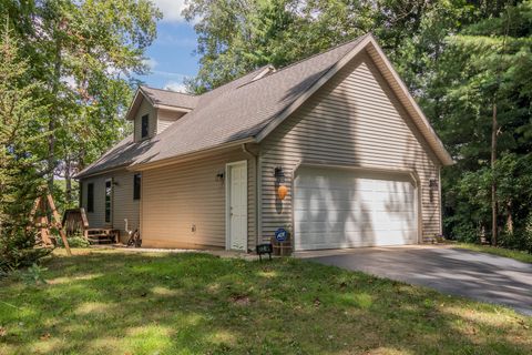 Photo of 27348 Manstrom Drive, Lawton, MI 49065 (MLS # 26016629)