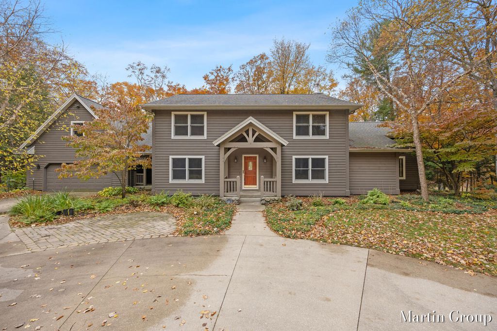 Photo of 6142 Scenic Woods Circle N, Muskegon, MI 49445 (MLS # 25056875)