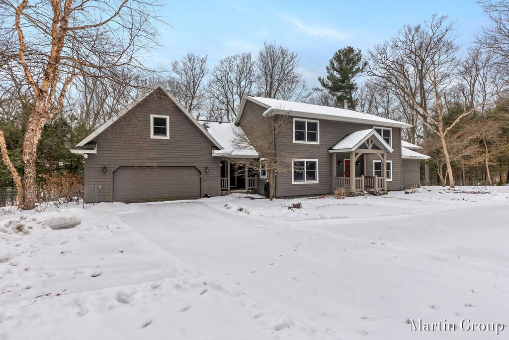 Photo of 6142 Scenic Woods Circle N, Muskegon, MI 49445 (MLS # 25056875)