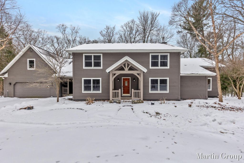 Photo of 6142 Scenic Woods Circle N, Muskegon, MI 49445 (MLS # 25056875)