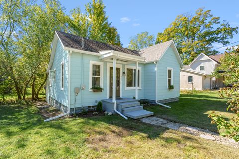 Photo of 408 Walnut Street, Bloomingdale, MI 49026 (MLS # 25052439)