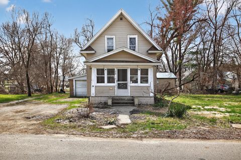 Photo of 137 Hollis Street, Jackson, MI 49203 (MLS # 26013326)