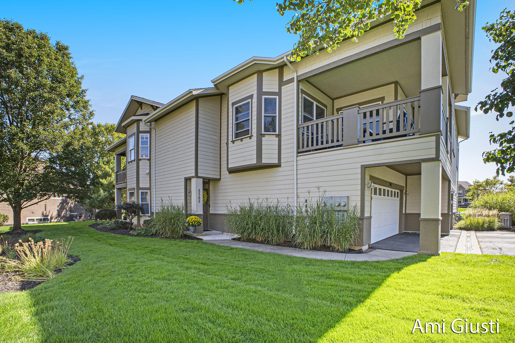 Grand Rapids, Michigan 49546, United States, 3 Bedrooms Bedrooms, ,2 BathroomsBathrooms,Residential,Active,219821