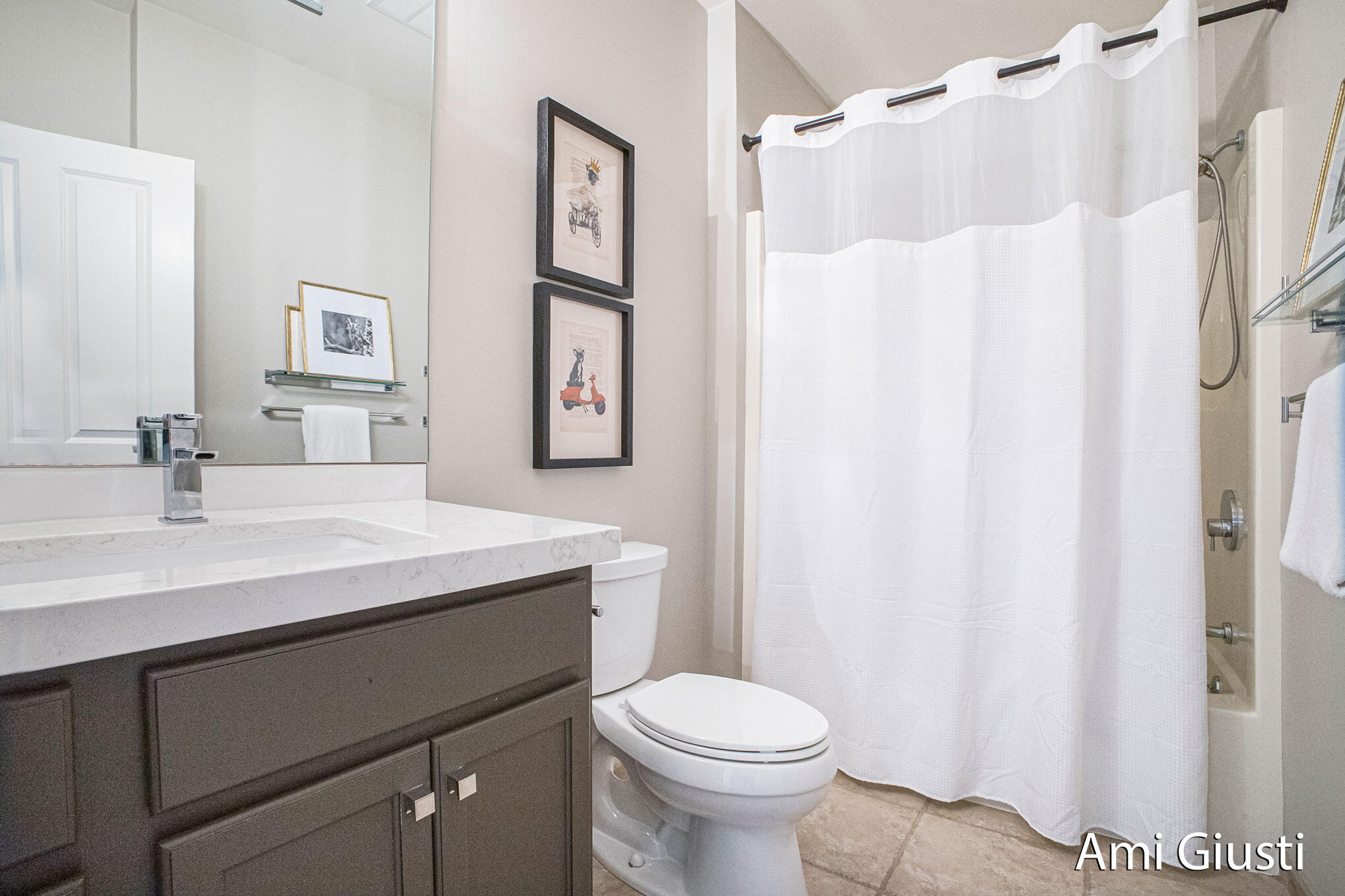 Grand Rapids, Michigan 49546, United States, 3 Bedrooms Bedrooms, ,2 BathroomsBathrooms,Residential,Active,219821