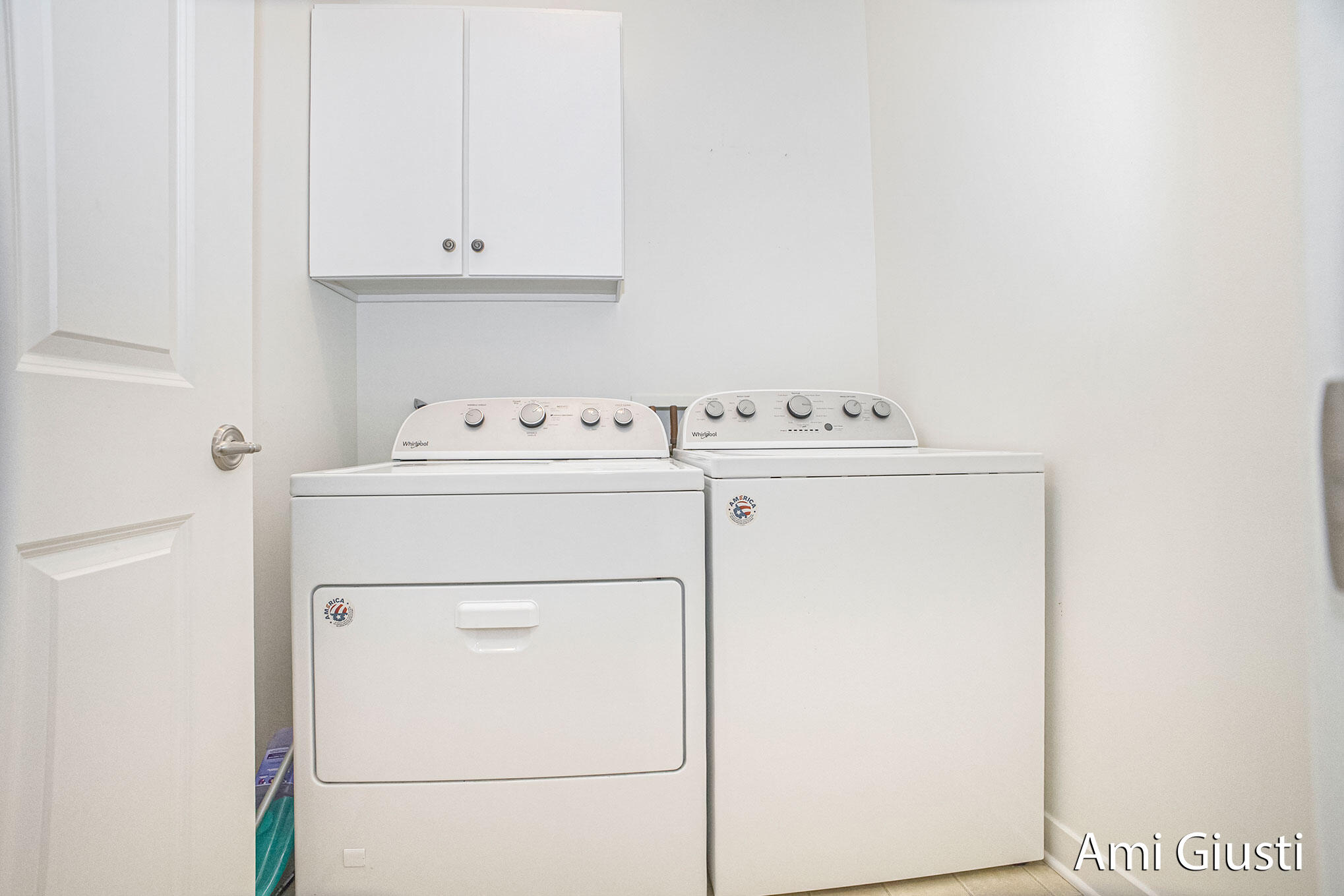 Grand Rapids, Michigan 49546, United States, 3 Bedrooms Bedrooms, ,2 BathroomsBathrooms,Residential,Active,219821