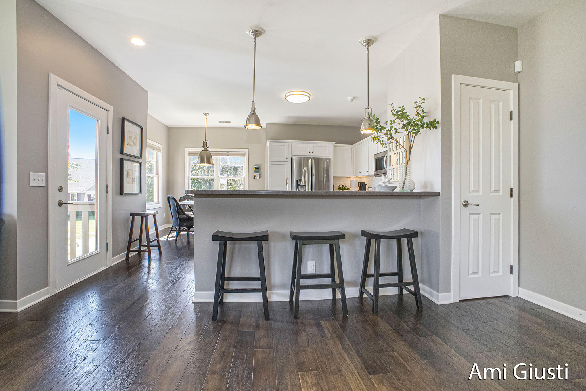 Grand Rapids, Michigan 49546, United States, 3 Bedrooms Bedrooms, ,2 BathroomsBathrooms,Residential,Active,219821