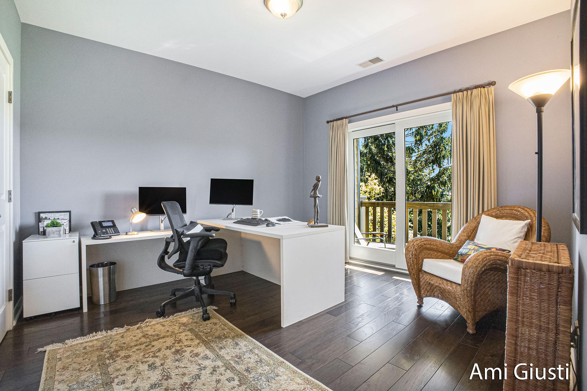 Grand Rapids, Michigan 49546, United States, 3 Bedrooms Bedrooms, ,2 BathroomsBathrooms,Residential,Active,219821