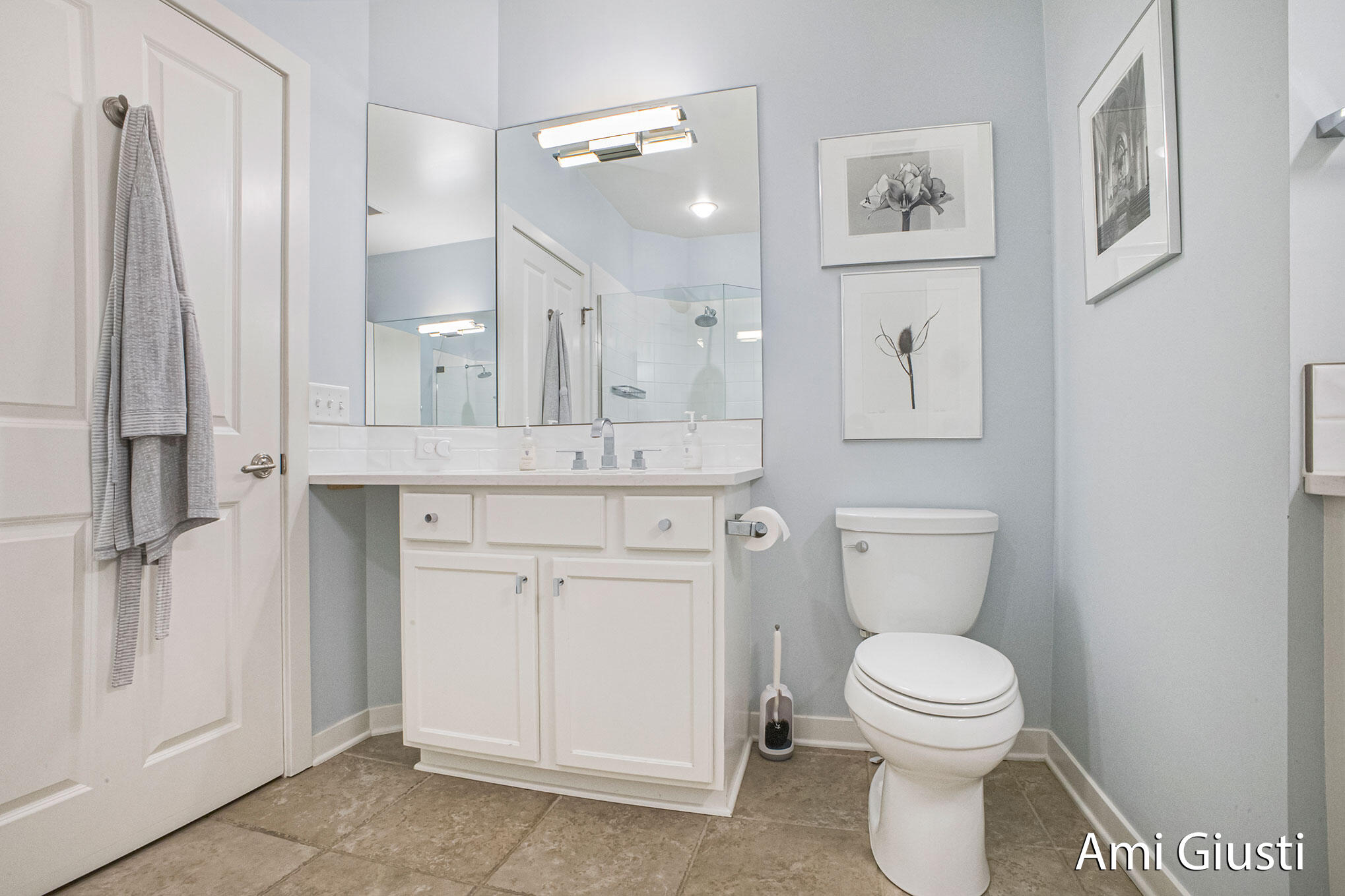 Grand Rapids, Michigan 49546, United States, 3 Bedrooms Bedrooms, ,2 BathroomsBathrooms,Residential,Active,219821