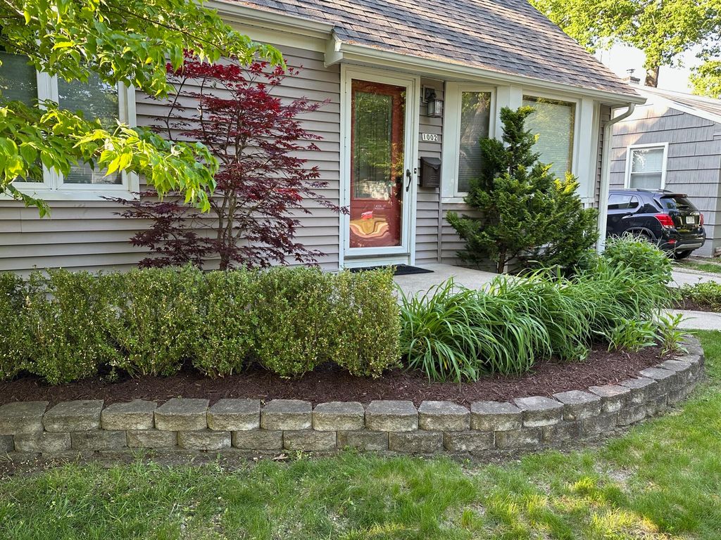 Photo of 1002 Catalpa Drive, Royal Oak, MI 48067 (MLS # 26002194)