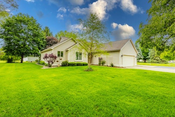11 OAKDALE LN, COLDWATER, MI 49036 - Image 8d7c5682ea088f2bed7e805a130c3174/3167242935