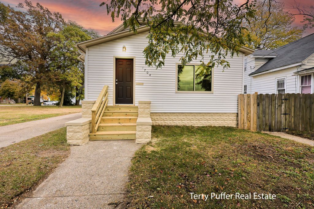 Photo of 1704 7th Street, Muskegon, MI 49441 (MLS # 25054889)