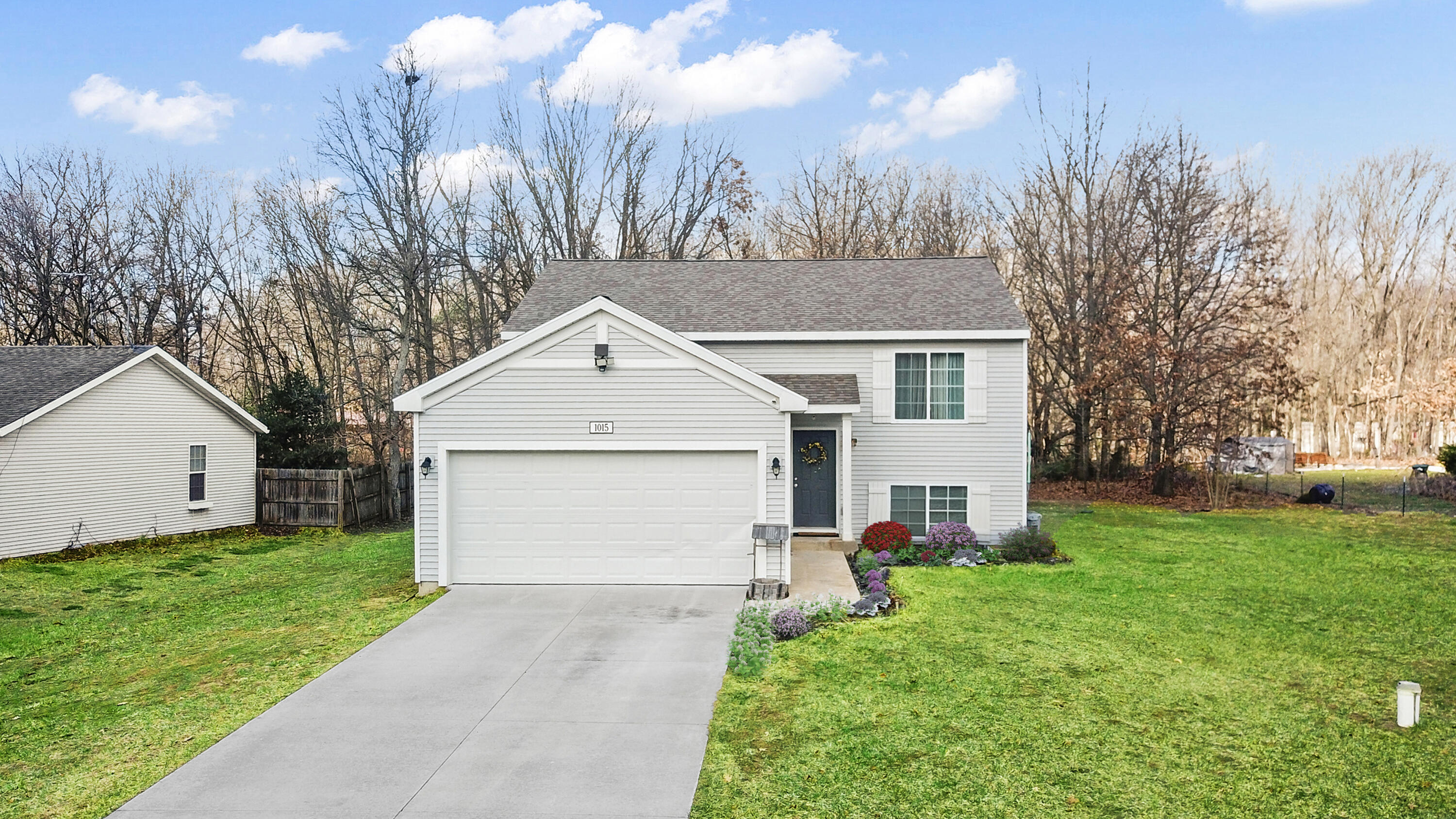 1015 Point Way, Lawton, MI 49065 | MLS 26014340 | Listing Information ...