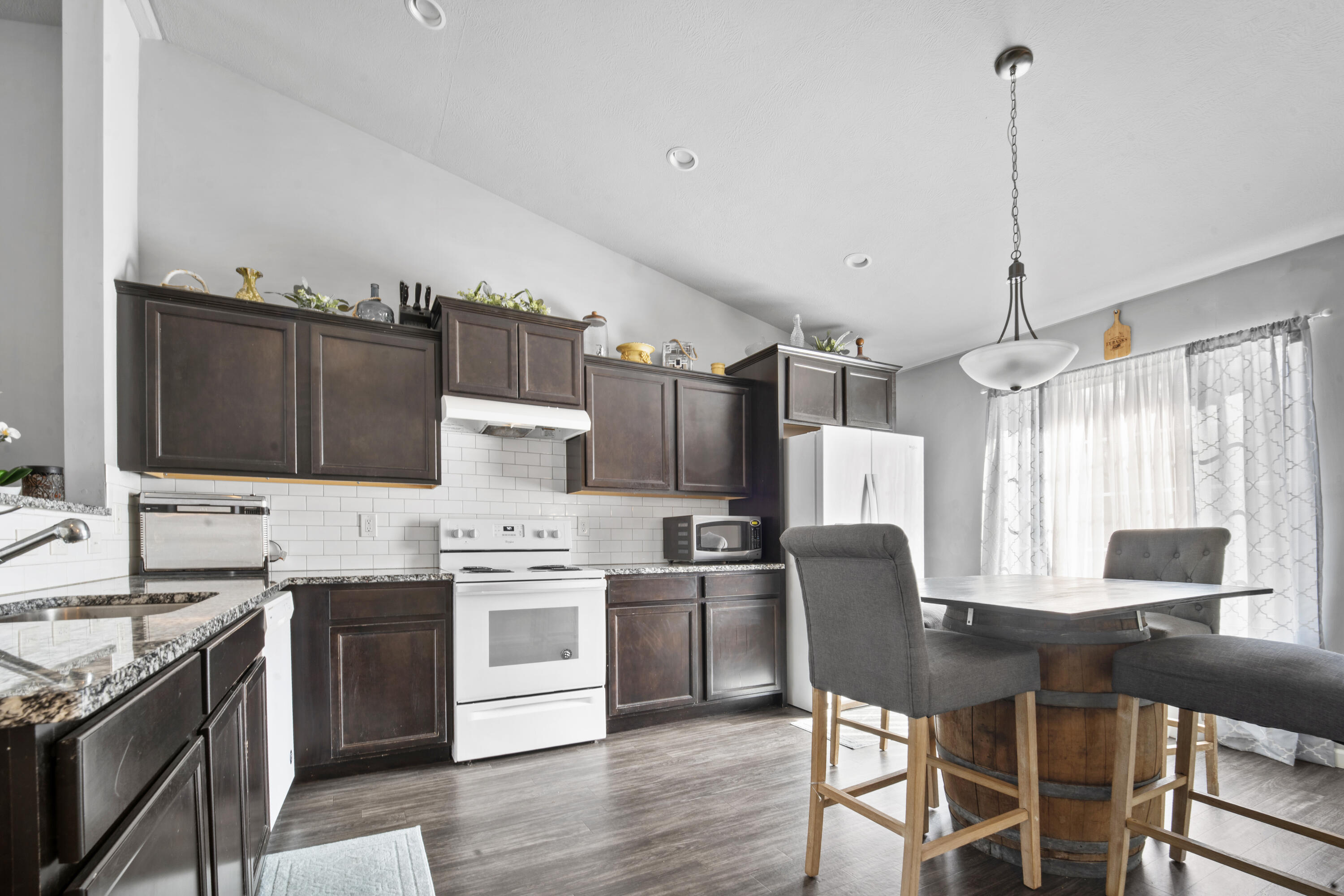 1015 Point Way, Lawton, MI 49065 | MLS 26014340 | Listing Information ...