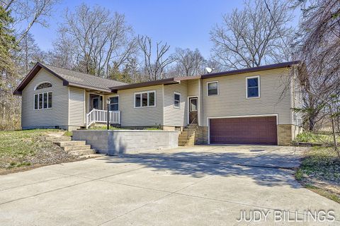 Photo of 1501 68th Street, Fennville, MI 49408 (MLS # 26015335)