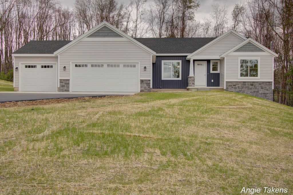 Photo of 3575 13 Mile Road NE, Rockford, MI 49341 (MLS # 26004558)