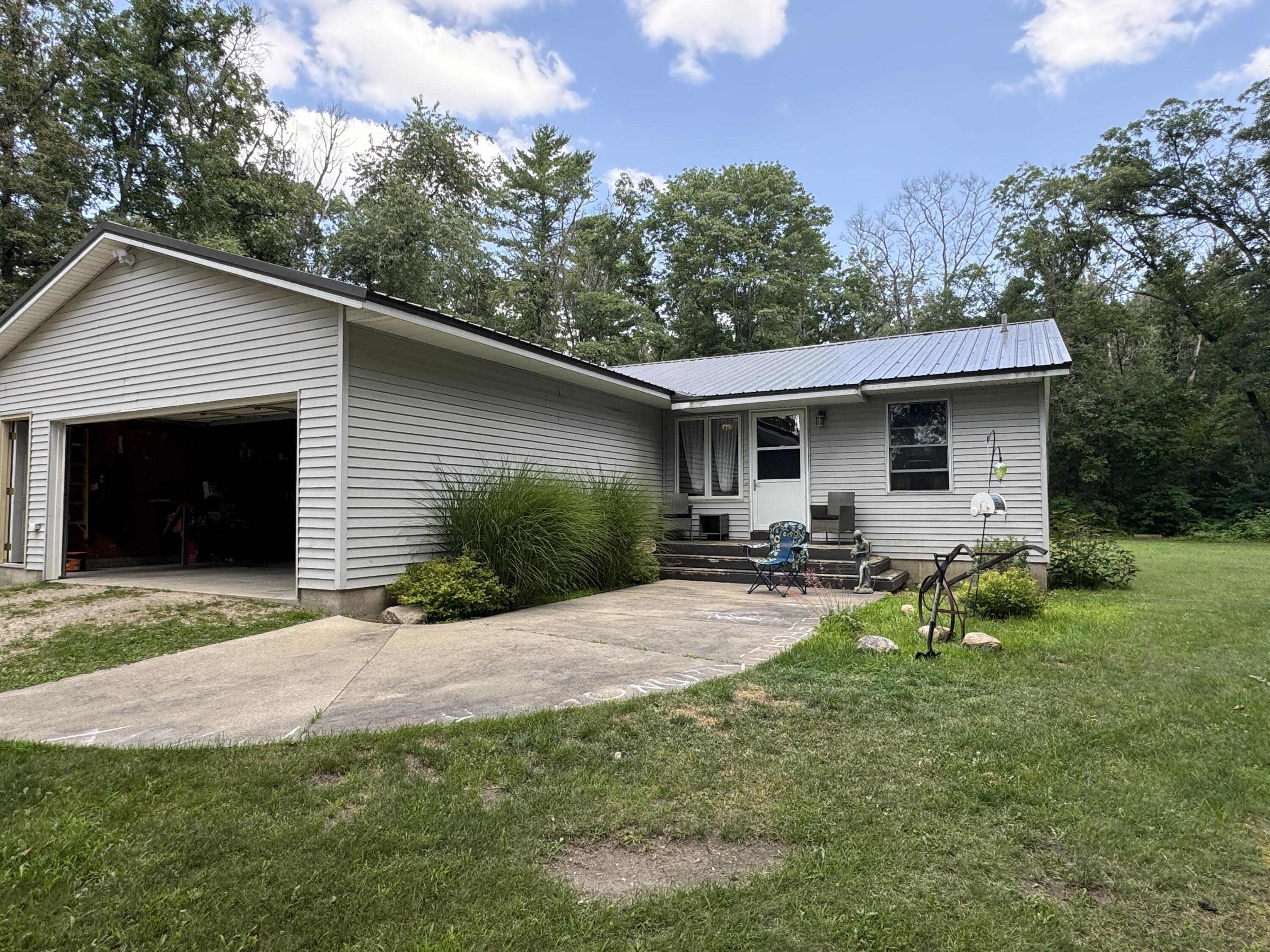 View Newaygo, MI 49337 house