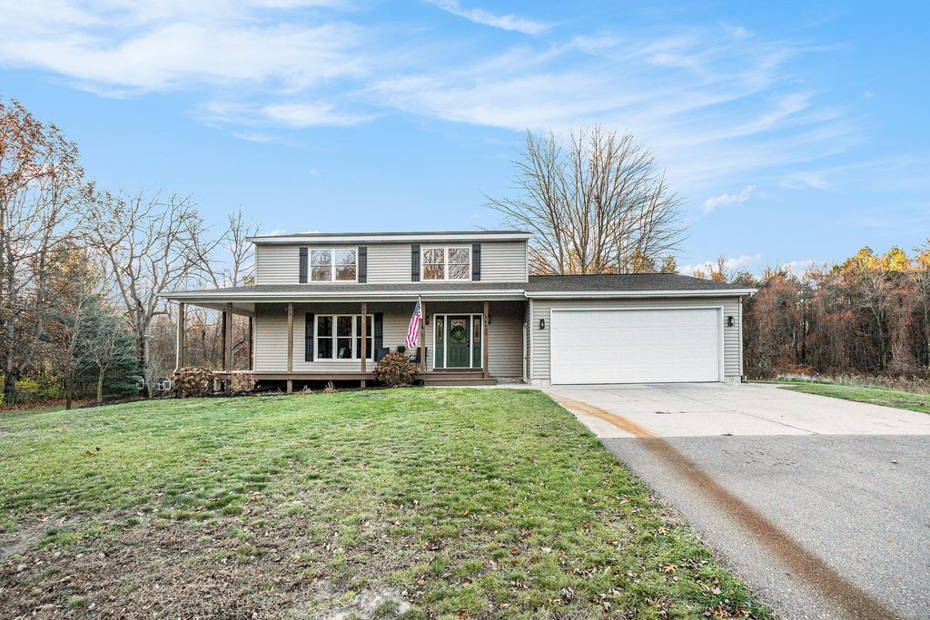 Photo of 14620 Blair Street, Holland, MI 49424 (MLS # 25058467)