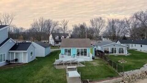 141 Lakeshore Boulevard, Norton Shores, MI 49444 - MLS#: 24062340