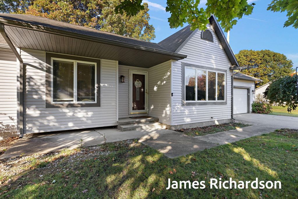 Photo of 15249 Widgeon Road, Grand Haven, MI 49417 (MLS # 25055994)