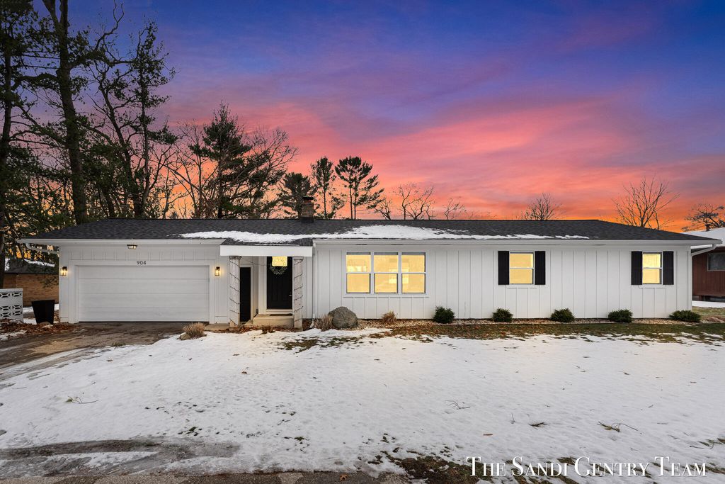 Photo of 904 E Savidge Street, Spring Lake, MI 49456 (MLS # 25053118)