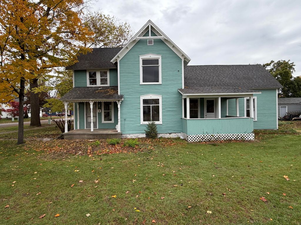 Photo of 102 Pine Street, Paw Paw, MI 49079 (MLS # 25056352)
