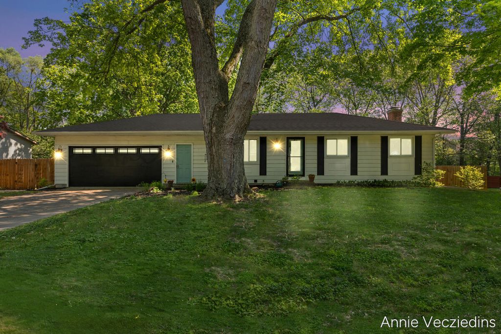 Photo of 4696 Shank Street NE, Rockford, MI 49341 (MLS # 26025362)