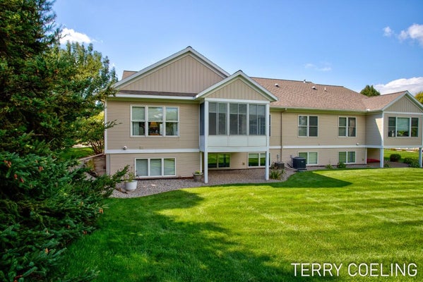 5924 ELMWOOD LAKE DR, HUDSONVILLE, MI 49426 - Image 8ea89340e2eda1055d4a6973807ff75b/1595116349