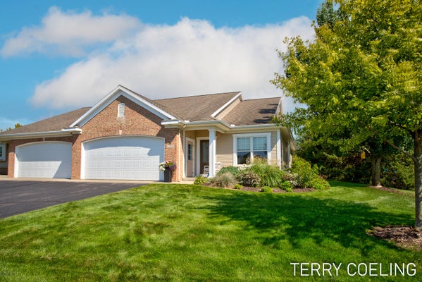 5924 ELMWOOD LAKE DR, HUDSONVILLE, MI 49426 - Image 8ea89340e2eda1055d4a6973807ff75b/2341731515