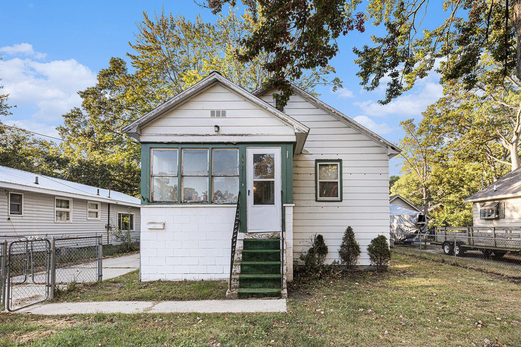 Photo of 2559 Letart Avenue, Muskegon, MI 49441 (MLS # 25052390)