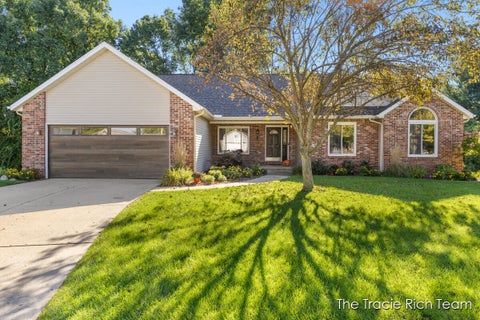 Photo for 216 Glenview Court NE