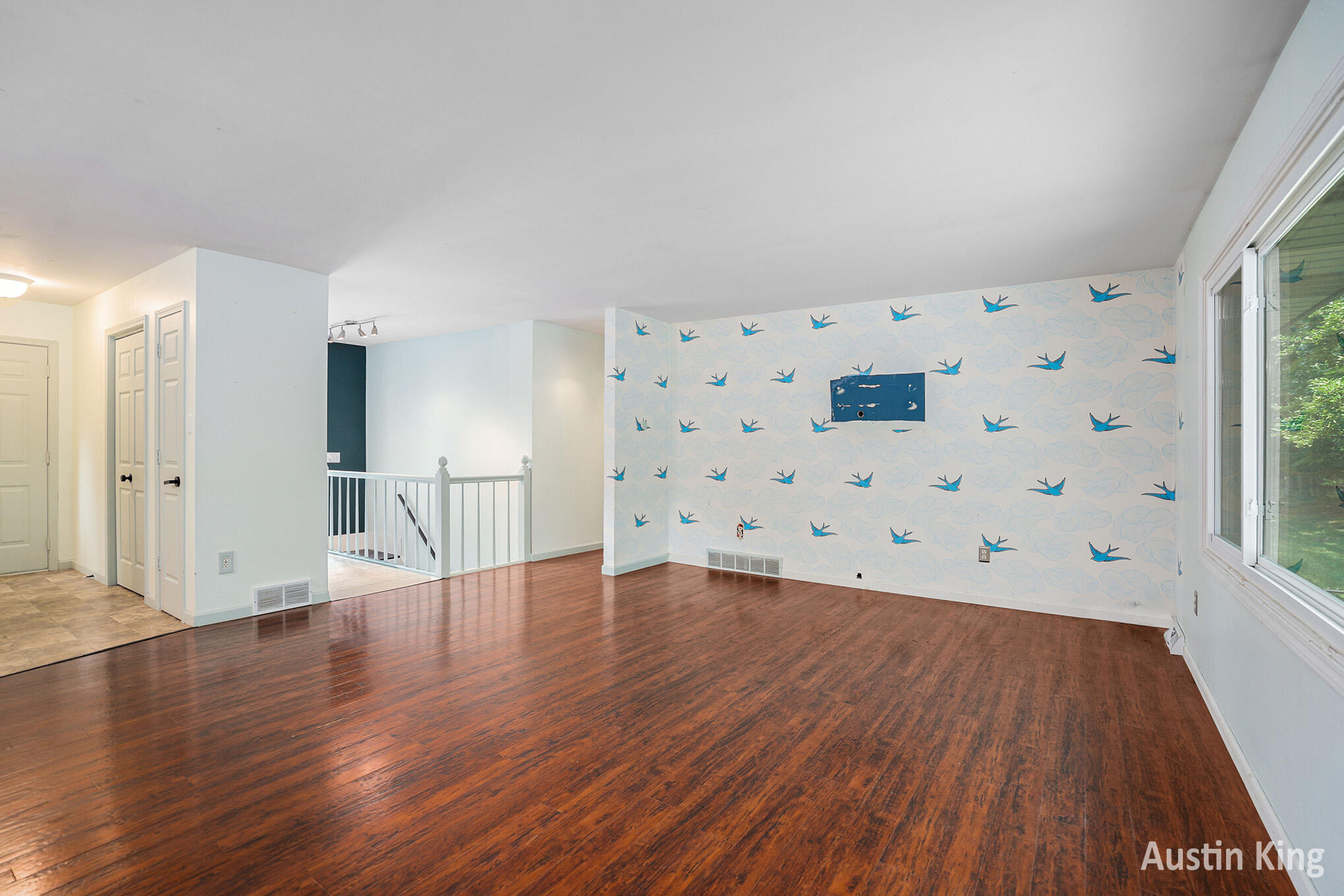 Grand Rapids, Michigan 49508, United States, 3 Bedrooms Bedrooms, ,3 BathroomsBathrooms,Residential,Pending,187465