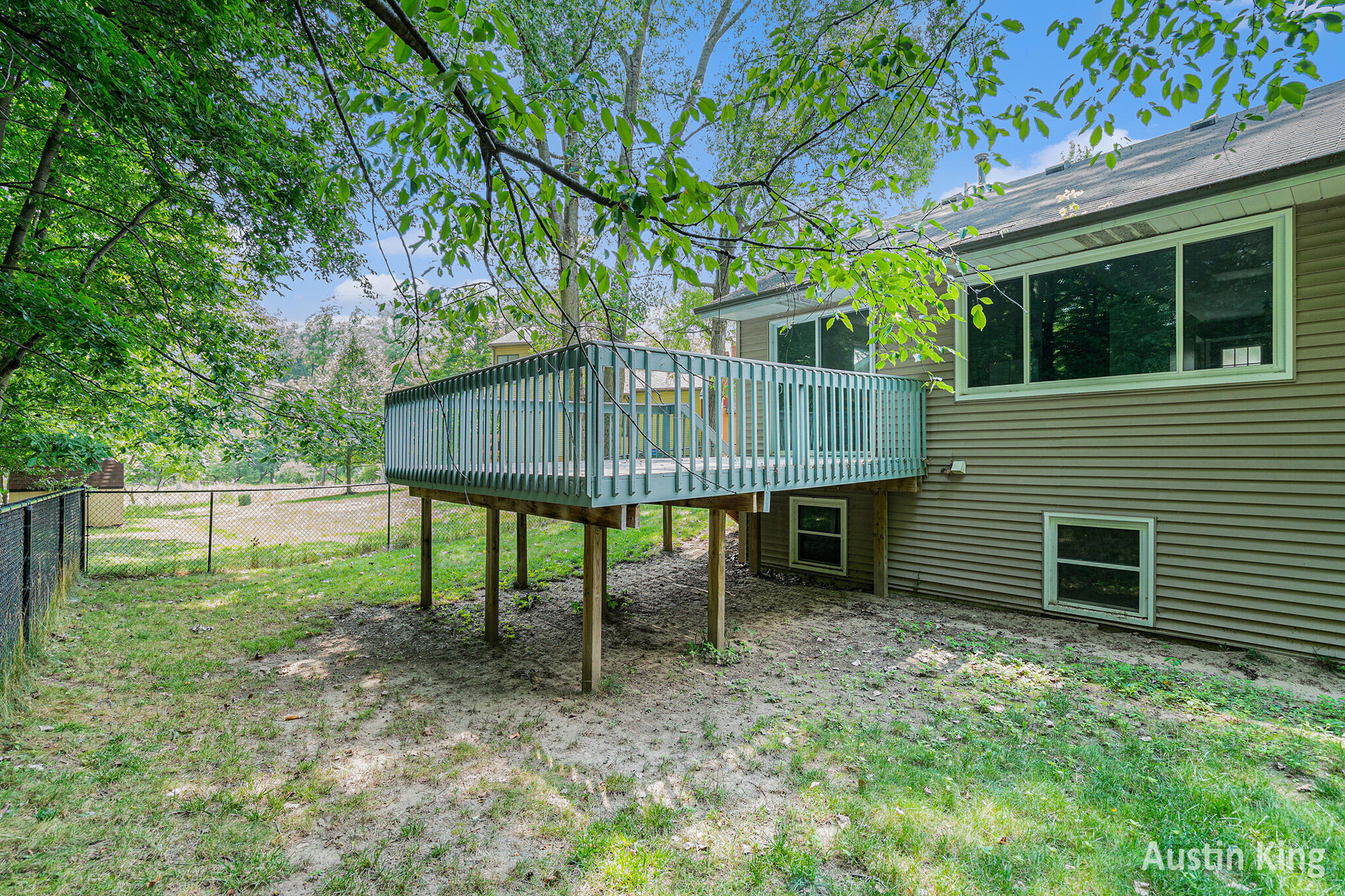 Grand Rapids, Michigan 49508, United States, 3 Bedrooms Bedrooms, ,3 BathroomsBathrooms,Residential,Pending,187465