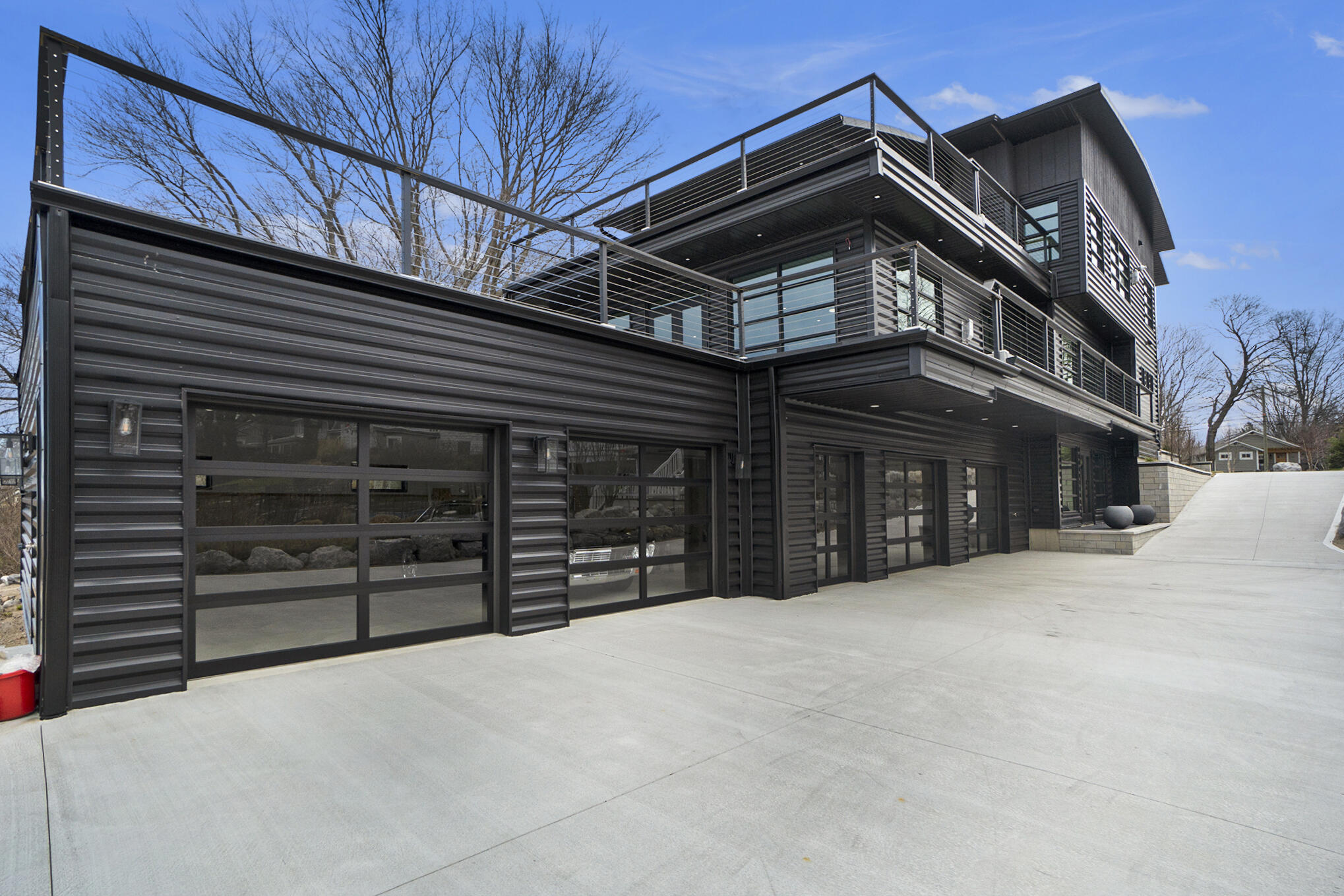 South Haven, Michigan 49090, United States, 5 Bedrooms Bedrooms, ,7 BathroomsBathrooms,Residential,Active,61642