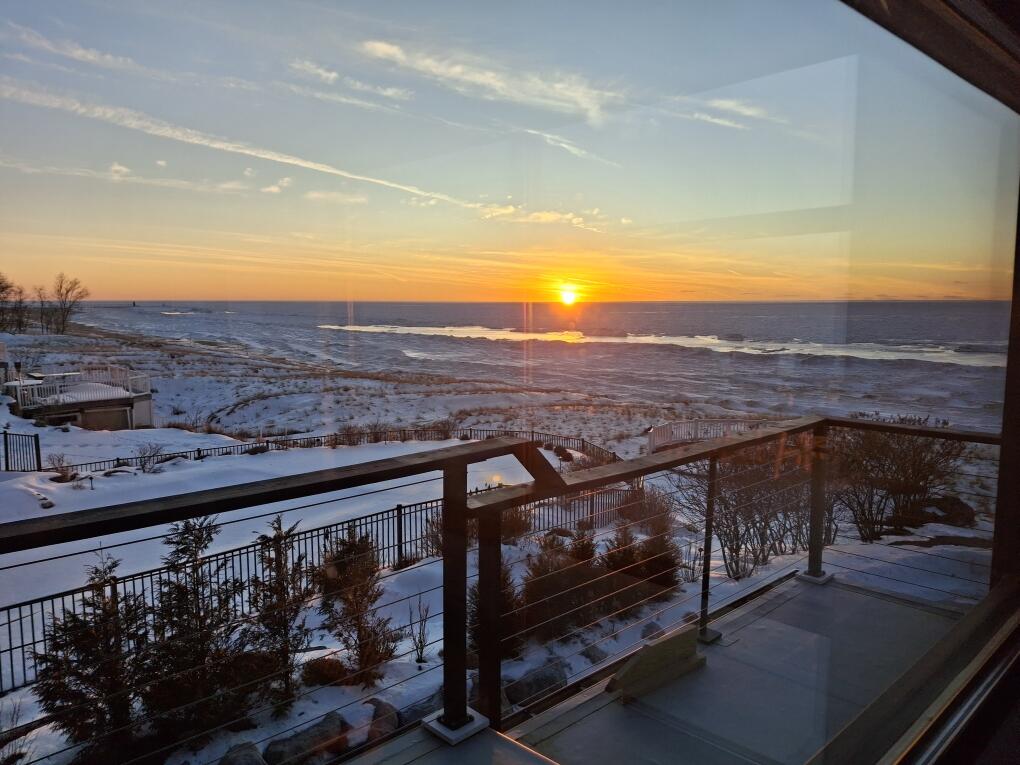 South Haven, Michigan 49090, United States, 5 Bedrooms Bedrooms, ,7 BathroomsBathrooms,Residential,Active,61642