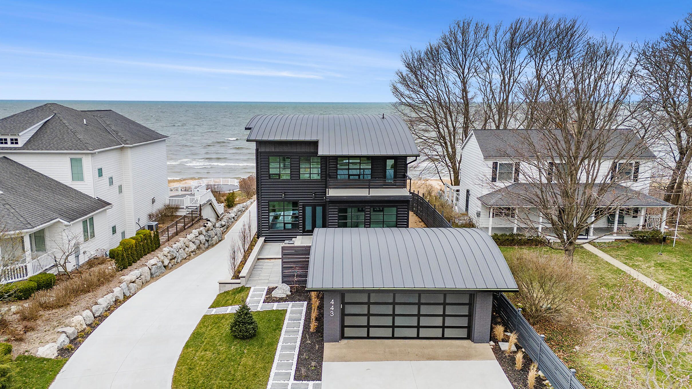 South Haven, Michigan 49090, United States, 5 Bedrooms Bedrooms, ,7 BathroomsBathrooms,Residential,Active,61642
