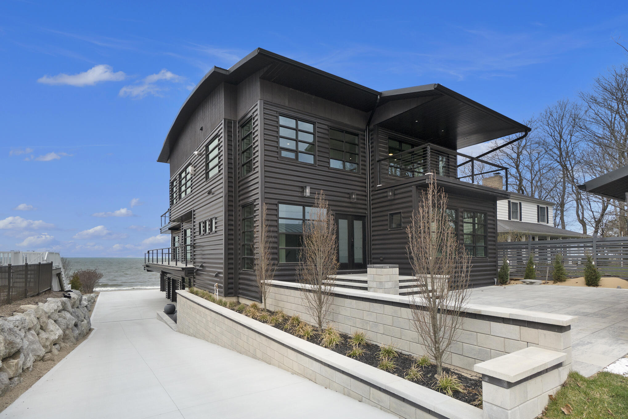 South Haven, Michigan 49090, United States, 5 Bedrooms Bedrooms, ,7 BathroomsBathrooms,Residential,Active,61642